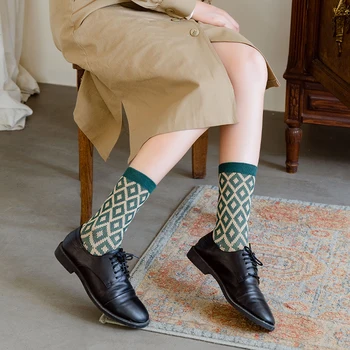 Нови Зимни, есенни топли универсални дамски дълги чорапи Памучни Harajuku Трикотажни с диаманти Градинска мода Меки Ретро дамски чорапи