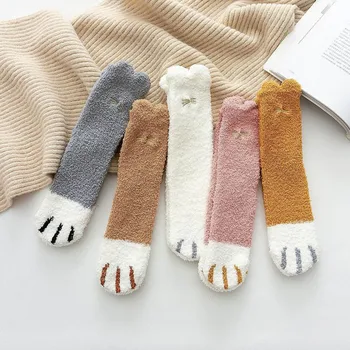Зимните Котешки лапи Cartoony модел от Серията Меки памучни дамски чорапи Забавен Сладък стил за Коледа подарък За жени Спален пол Сокс