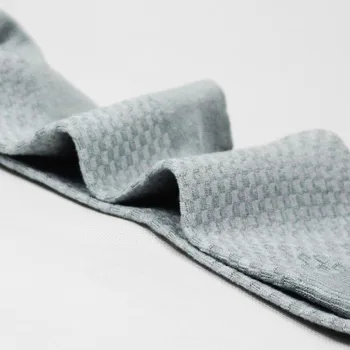 Q 1 Чифт мъжки чорапи Квадратни мотиви за мъже е Чист Цвят на Бизнес Стил В тръбни чорапи Ежедневни Тънки Чорапи Дышащее Бамбуковое влакна